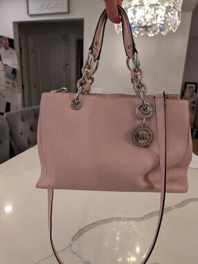Michael Kors Cynthia Medium Satchel pink